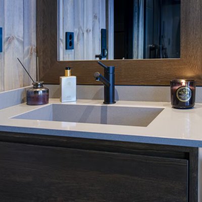 kjokken-hyttemobler-silestone-gris-expo