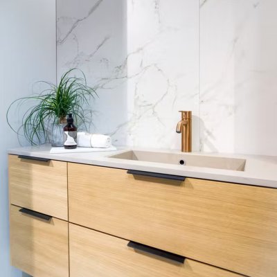 silestone-coral-clay-and-entzo-bath-in-keittioemaailma-lanterna-helsinki